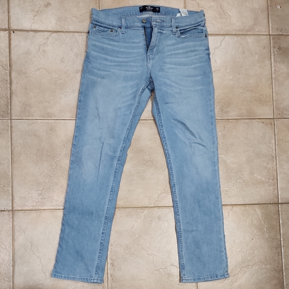 Hollister Men's Light Wash Slim Straight Leg Jeans